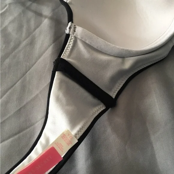 Victoria’s Secret bikini - Picture 3 of 5